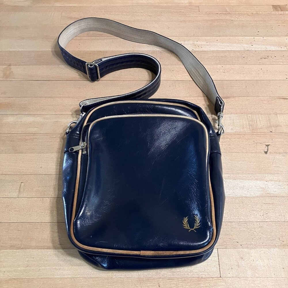 VTG Fred Perry Navy Crossbody Bag with Contrast Trim